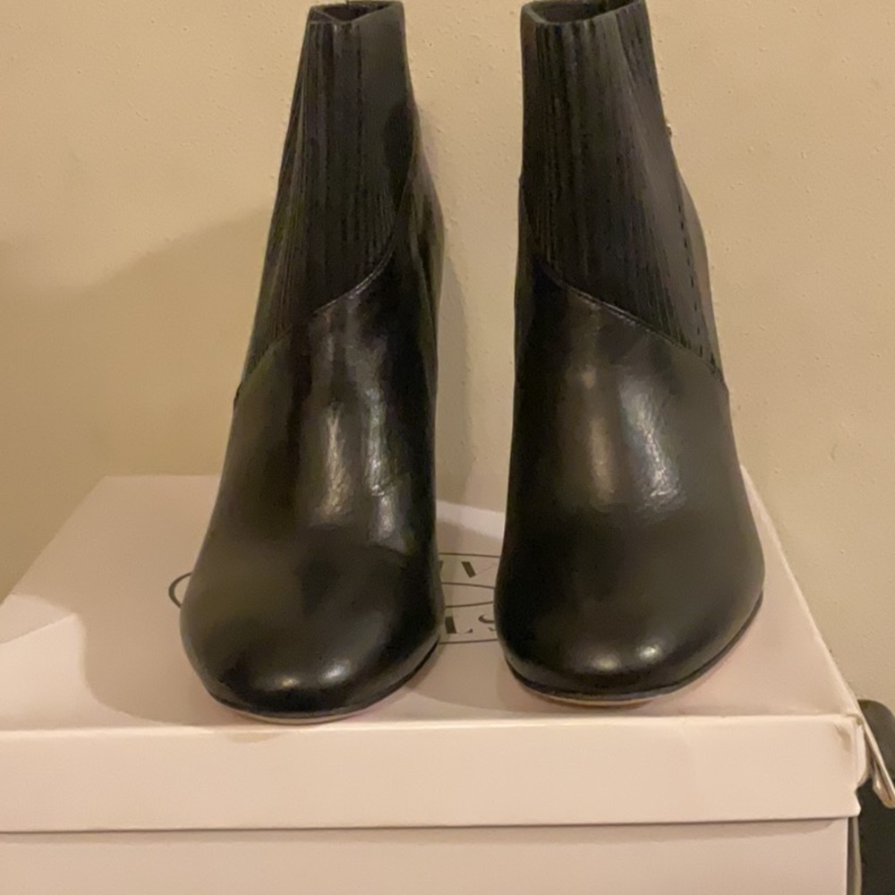 Brand New black Calvin Klein ankle boot heels size 9M